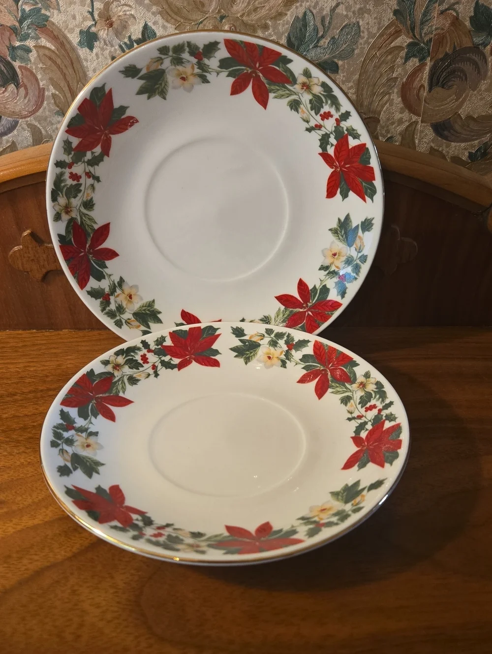 **4** GIBSON CHINA-HOLIDAY POINTSETTA/HOLLY 6